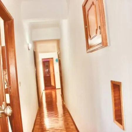 Holiday home Spacious Room Near Train & Metro Station *