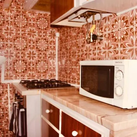 Holiday home Spacious Room Near Train & Metro Station Lisbon