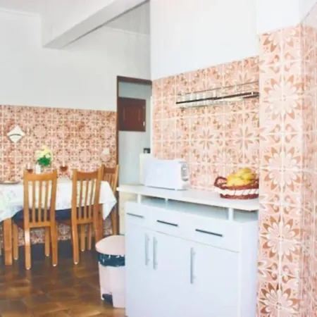 Semesterbostad Spacious Room Near Train & Metro Station *