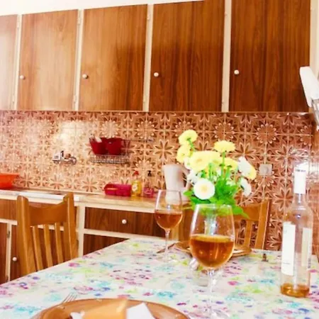 Spacious Room Near Train & Metro Station 別荘