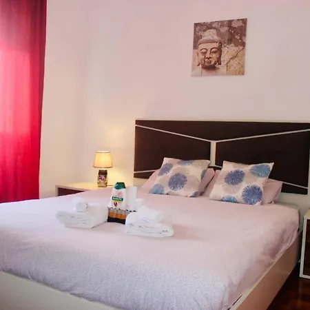 Spacious Room Near Train & Metro Station 別荘